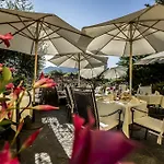 Отель Swiss Historic & Garten Carona Лугано