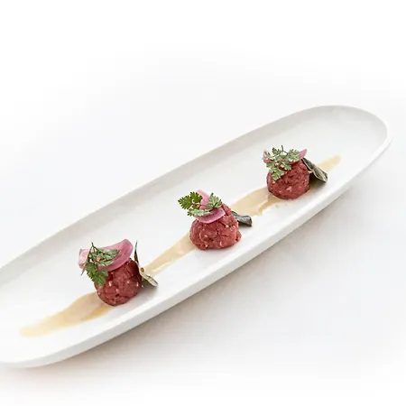 فندق Swiss Historic & Garten Carona 3*