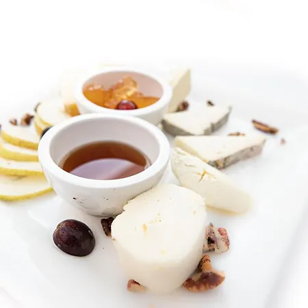 Swiss Historic & Garten Carona Готель 3*