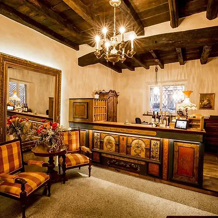 Swiss Historic & Garten Carona Готель Лугано