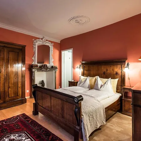 Swiss Historic & Garten Carona 3*