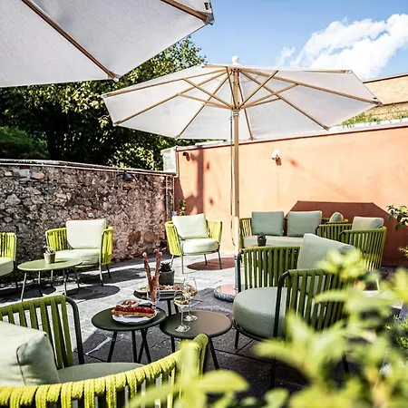 Swiss Historic & Garten Carona Готель Лугано