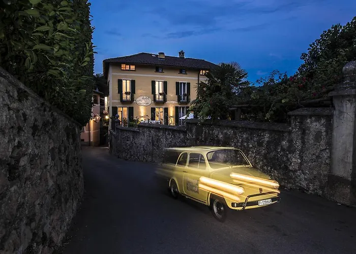 ホテル Swiss Historic & Garten Carona