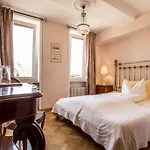 Swiss Historic & Garten Carona Szálloda 3*